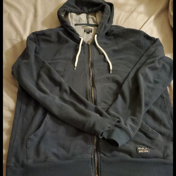 rvca zip up hoodie